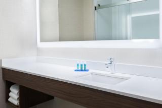 Holiday Inn Express & Suites - Columbus Airport East by IHG - 7