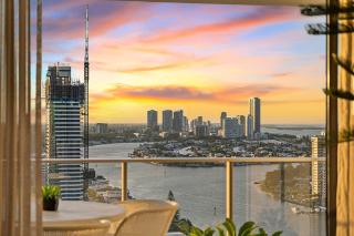 Sweeping Views Avalon 2 bedroom Designer Apartment - 8