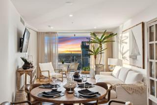 Sweeping Views Avalon 2 bedroom Designer Apartment - 4