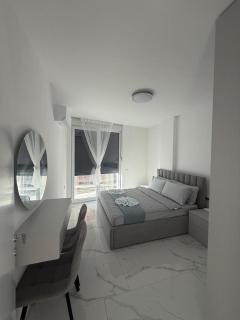 Apartment with Balcony and sea view - 5