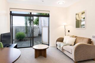 Mt Victoria Studio - Kitchen Bath Tub Sleeps 2 - 5