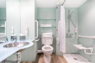 Holiday Inn Bournemouth by IHG - 4