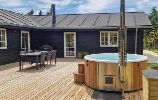 5 Bedroom Beautiful Home In Blokhus - 0