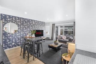 Central 2brm Retreat, Modern, Close to Shopping - By KOSH BNB - 3