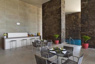 voco Doha West Bay Suites by IHG - 9