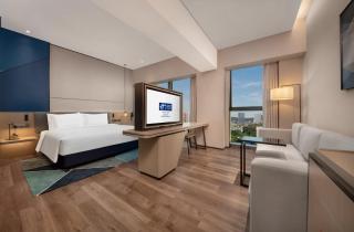 Holiday Inn Express Shenzhen Longhua by IHG - 5