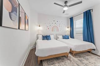 Close to CotA & Downtown Spacious & Luxe 4BR - 2