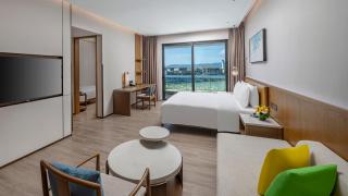 Holiday Inn & Suites Sanya Yalong Bay - 2