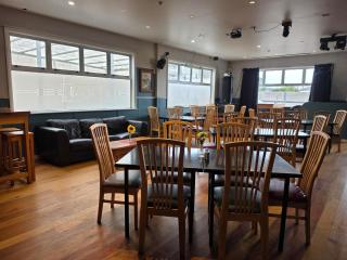 Hotel Motueka - Some weekends may have loud Live Music playing - 4