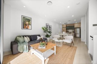 OTTO - Sleek and Stylish City Convenience - 8