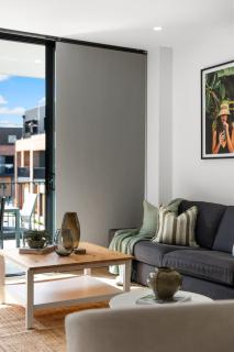 OTTO - Sleek and Stylish City Convenience - 2