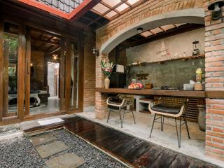 Pabuan Villa, private, ethnic and romantic - 9