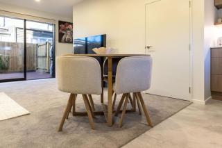 Contemporary Townhouse - Near CBD & Gated Parking - 3