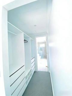 Surfers Luxury House 3 bed 2.5 Bath 2 Parks - 2
