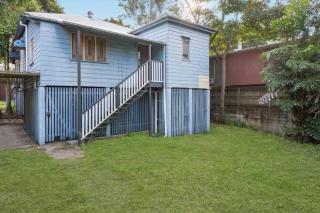 Charming Queenslander Sleeps 6 Near CBD and Park - 4