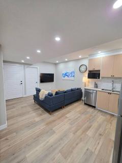 Cozy Basement Retreat Private Entrance - 7