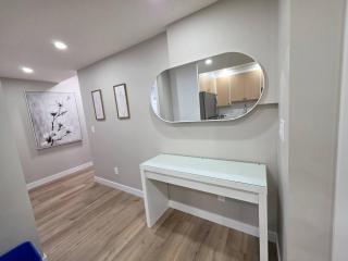 Cozy Basement Retreat Private Entrance - 6