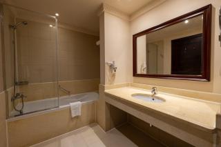 Continental Plaza Beach Resort - 6