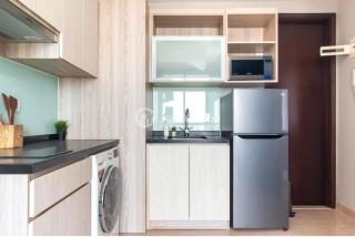 Menteng park emerald 2 bedroom strategic location woth balcony spacious - 2