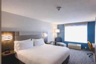 Holiday Inn Express & Suites Marquette by IHG - 8