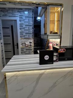 Modern downtown flat with side sea view balcony with Air condition and free wifi - 8