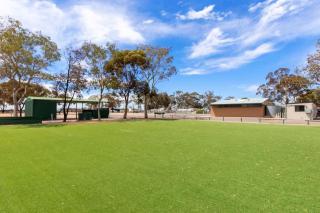 Shoreline Caravan Park - 2