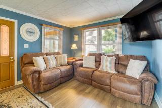 Walk to Beach! Luna Pier Haven w/ Yard & Views - 7