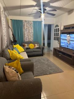 Yadira House - 9