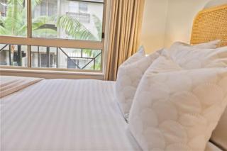 Lux Resort Cairns 9 Pools Gym BBQ Free Parking - 6