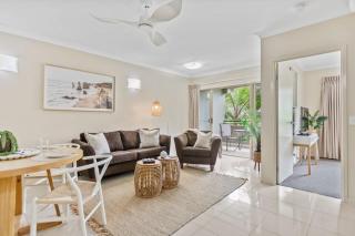 Lux Resort Cairns 9 Pools Gym BBQ Free Parking - 2