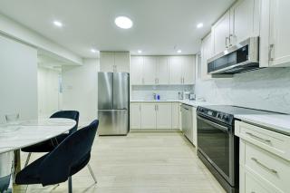 Luxury 3BR Suite, EV Charger, Long Stays - 6