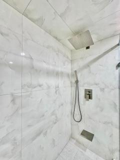 Luxury 3BR Suite, EV Charger, Long Stays - 5