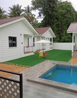 Cozy 2 Bedroom Family Cottage near Beach with Pool, WiFi and Netflix - 6