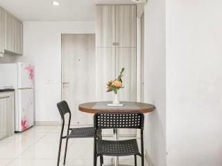 Simply Look Apartment Studio at Azalea Suites By Travelio - 2