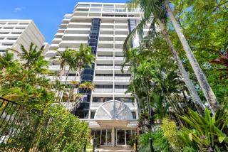 Belle Escapes 101 Rydges Plaza Esplanade with Panoramic Ocean Views - 8
