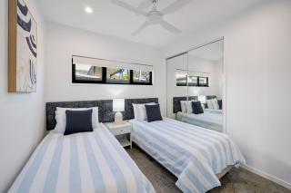 10 Landsborough Pde - 3