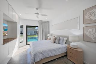 10 Landsborough Pde - 2