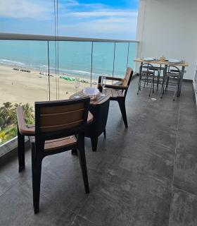 Elessa Beachfront Apartment Ocean Views in Morros - 5