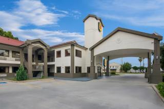 Super 8 by Wyndham Houston/Brookhollow NW - 9
