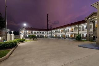 Super 8 by Wyndham Houston/Brookhollow NW - 6