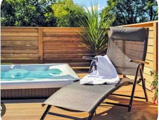 Lodge 11 Upton Lakes & Lodges Old Hill Cullompton Devon EX151RA - 0
