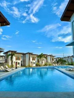 Tropical Escape Cozy Abode Minutes from the Pool - 9