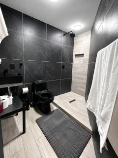 Loft moderno nuevo con estacionamiento gratis - 3