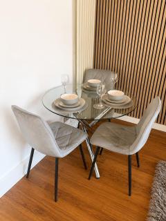 1-Bed Apt with sofabed Close to Wolverhampton & Walsall with parking - 2
