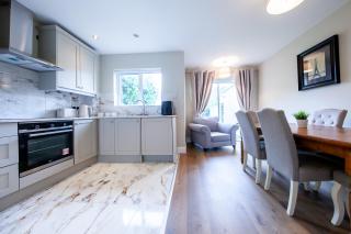 Modern 3-bed house near Dublin Airport - Great for families - 6