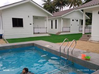 Cozy 2 Bedroom Family Cottage near Beach with Pool, WiFi and Netflix - 7
