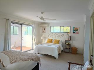 "Casa Serena" - Spacious 3Bed 2Bath Entire Holiday Home - 4