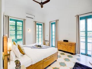 Luxury 3BHK Villa - Pvt Pool & Bathtub - 4