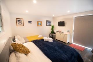 Custom Cabin - In Town - Hot Tub - 6