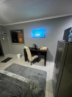 Mdesho Guesthouse - 0